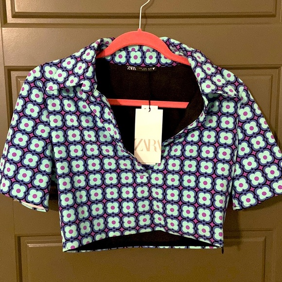Zara Tops - NWT ZARA shirt Size S. Super groovy print. Cropped
